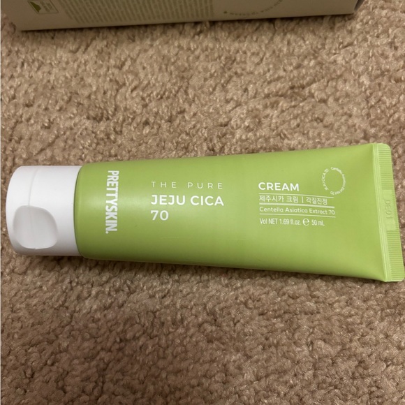 PRETTYSKIN THE PURE JEJU CICA FACE CREAM - Picture 2 of 6